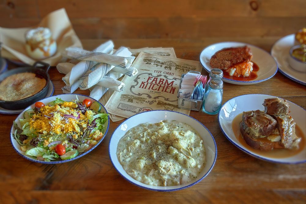 5 Things You’ll Love About the Lunch Menu at our Sevierville Restaurant