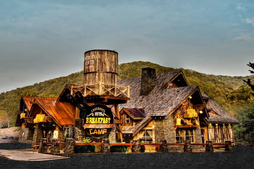 5 Other Restaurants in Gatlinburg and Pigeon Forge We Think You’ll Love